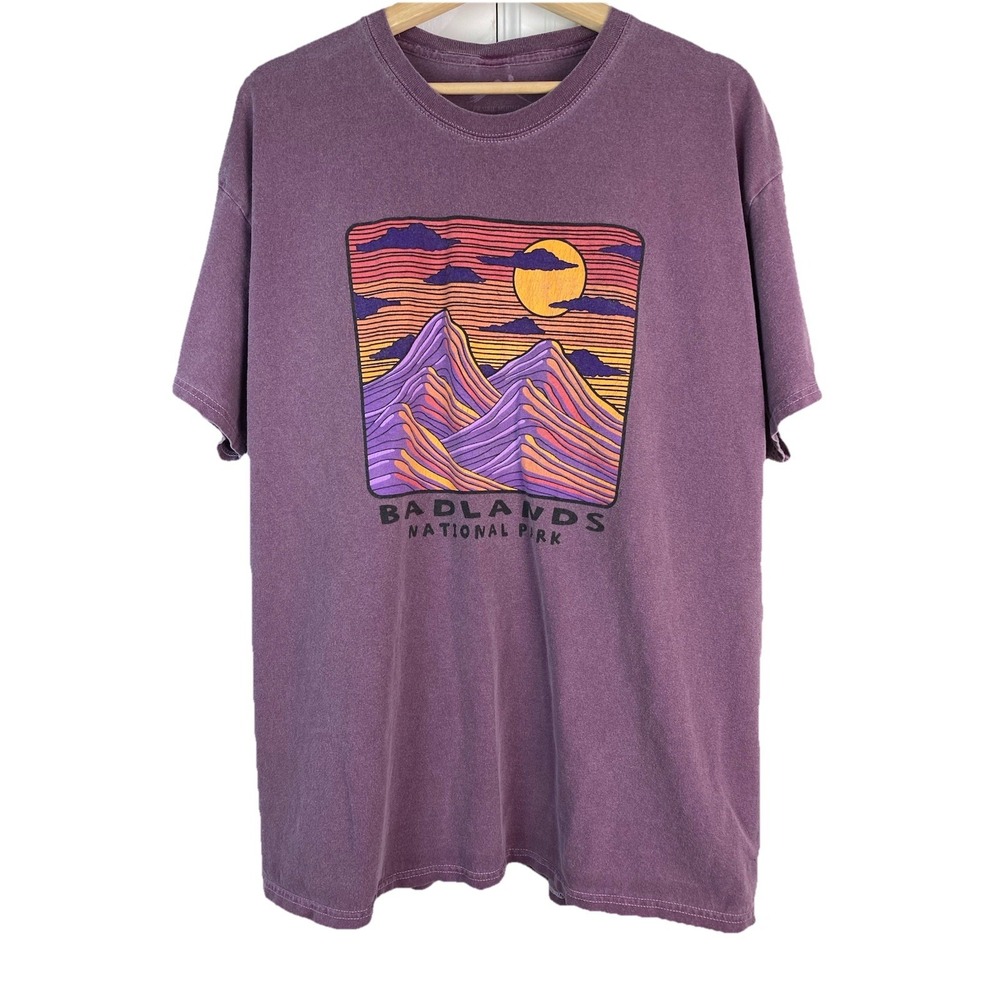 Prairie Mountain Men's XL Purple Short Sleeve Badlands National Park T-Shirt